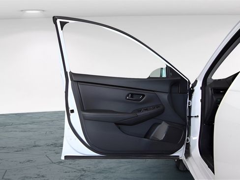 Used 2024 Nissan Sentra S image 12