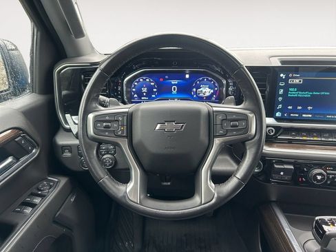 Used 2022 Chevrolet Silverado 1500 LT Trail Boss w/ LT Trail Boss Premium Package AWD/4WD image 14