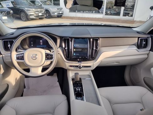 Certified 2025 Volvo XC60 T8 Plus w/ Protection Package Premier image 23