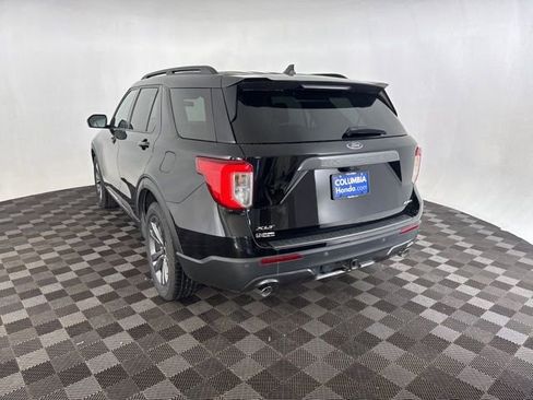 Used 2021 Ford Explorer XLT w/ Equipment Group 202A image 9