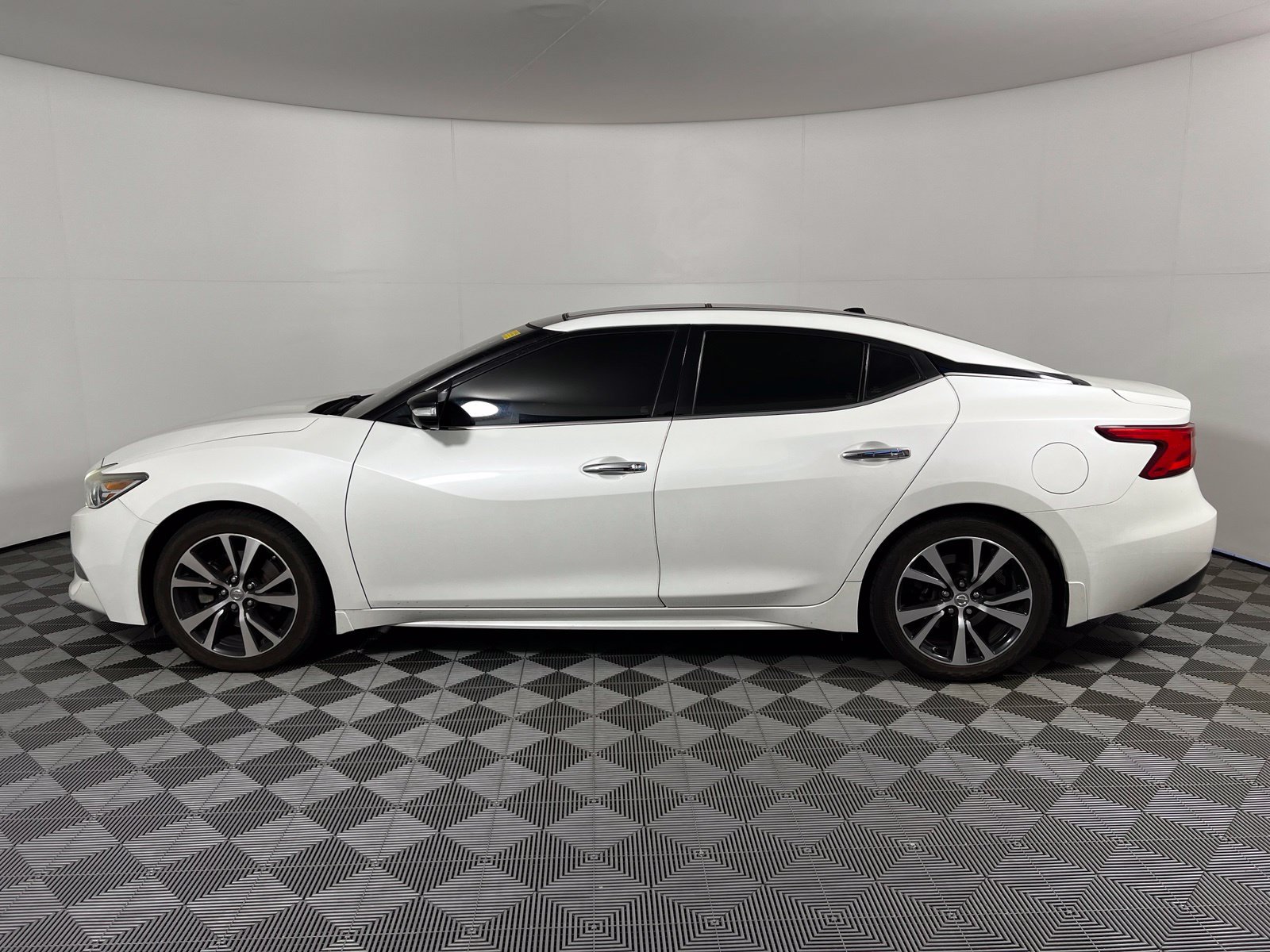 Used 2018 Nissan Maxima Platinum FWD image 8
