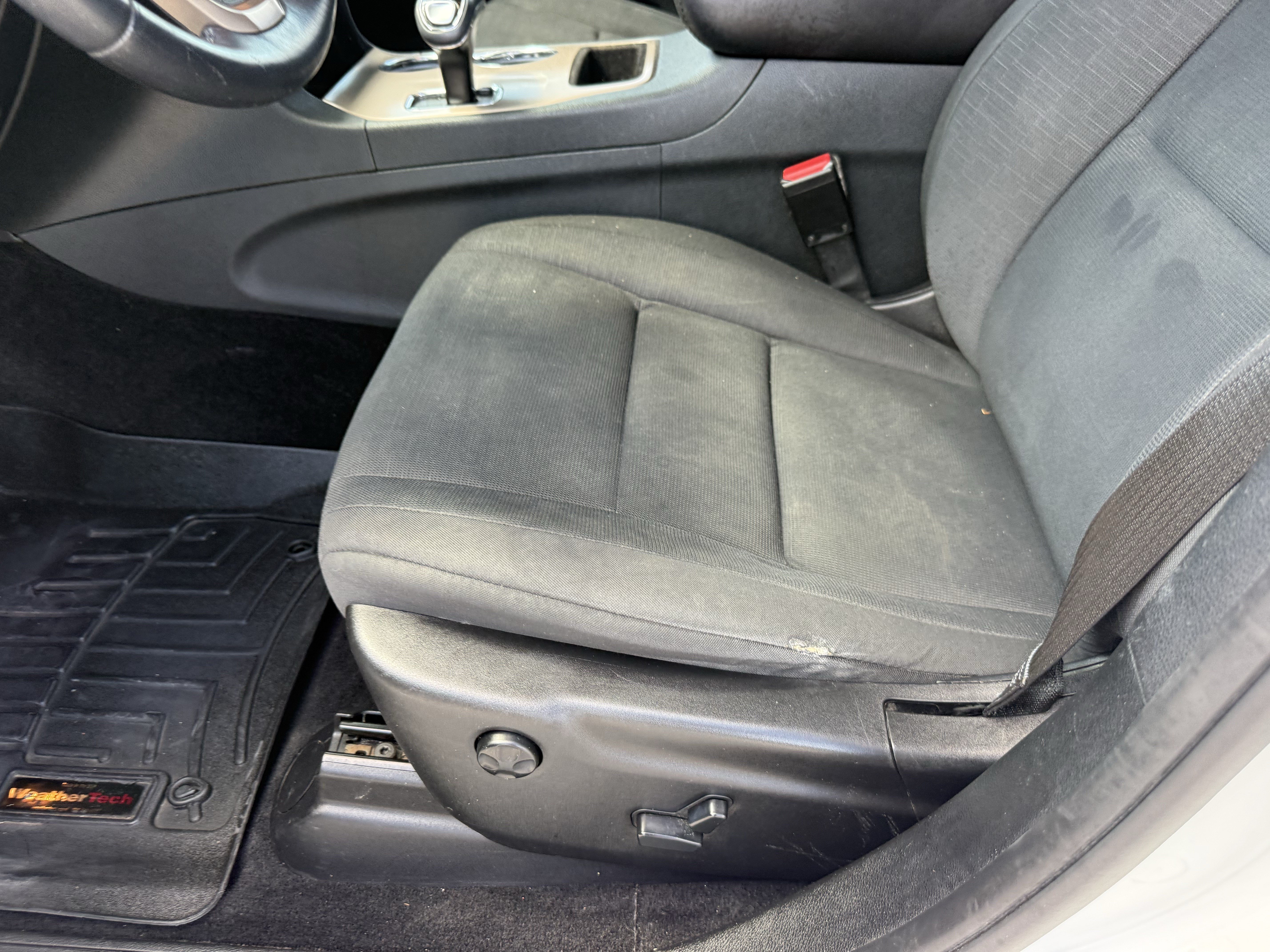 Used 2014 Jeep Grand Cherokee Laredo w/ Quick Order Package 23E RWD image 26