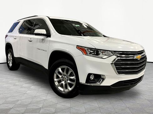 Used 2020 Chevrolet Traverse LT FWD image 3