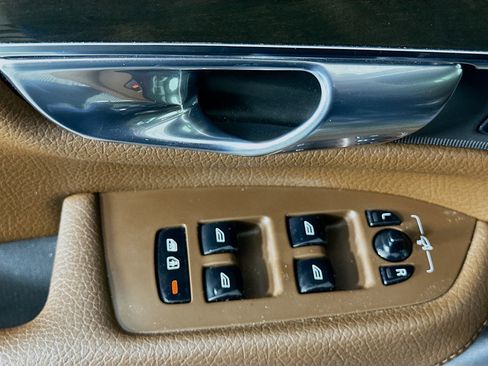 Used 2018 Volvo XC90 T6 Momentum image 15