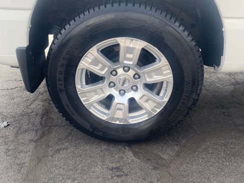 Used 2018 Nissan Titan SV w/ SV Convenience Package image 21