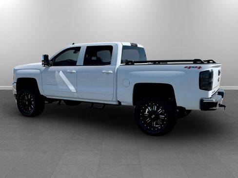 Used 2017 Chevrolet Silverado 1500 LT w/ True North Edition AWD/4WD image 5