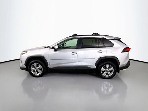 Used 2022 Toyota RAV4 XLE w/ XLE Grade Weather Package AWD/4WD image 2
