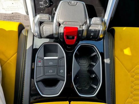 Used 2019 Lamborghini Urus image 15