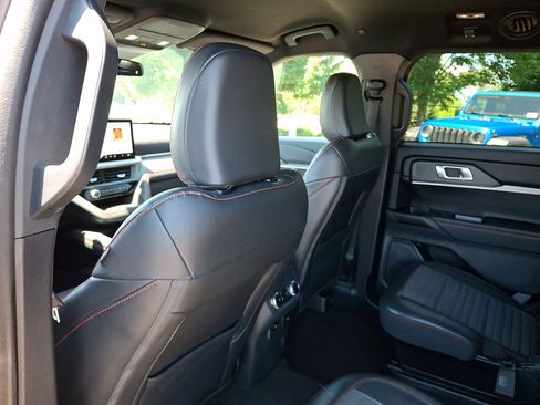 Used 2025 Ford Explorer ST-Line AWD/4WD image 21