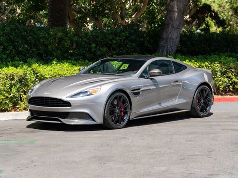 Used 2014 Aston Martin Vanquish Coupe image 25