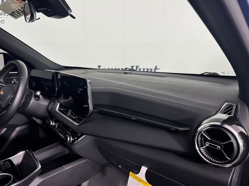 Used 2026 Chevrolet Equinox LT FWD image 35