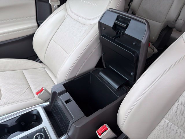 Used 2024 Ford Explorer Platinum w/ Technology Package AWD/4WD image 26