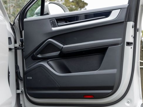 Certified 2025 Porsche Cayenne S image 51