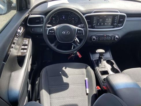 Used 2020 Kia Sorento FWD V6 image 10