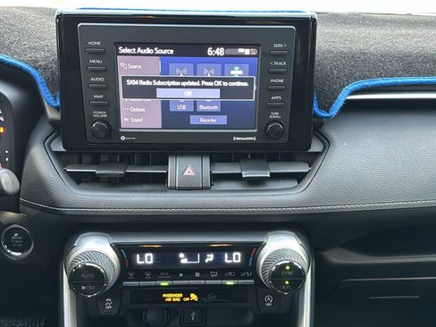 Used 2021 Toyota RAV4 XLE w/ Convenience Package FWD image 32