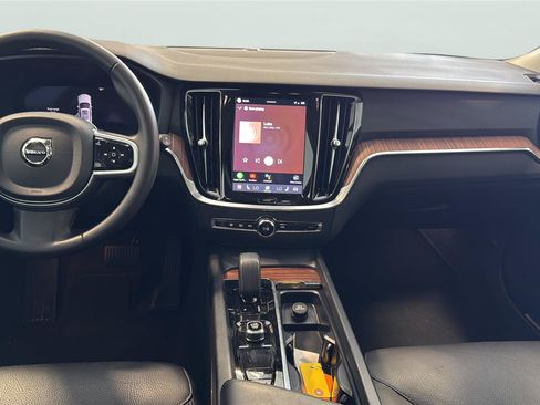 Used 2025 Volvo V60 B5 Cross Country Plus AWD/4WD image 11