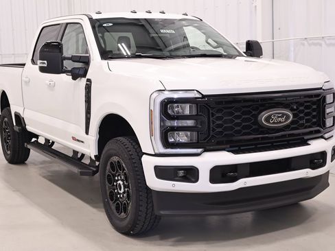 New 2026 Ford F350 Lariat AWD/4WD image 3