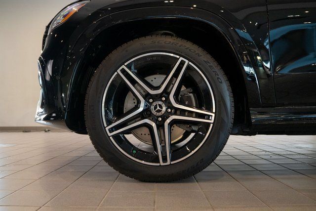 Certified 2026 Mercedes-Benz GLS 450 4MATIC image 7
