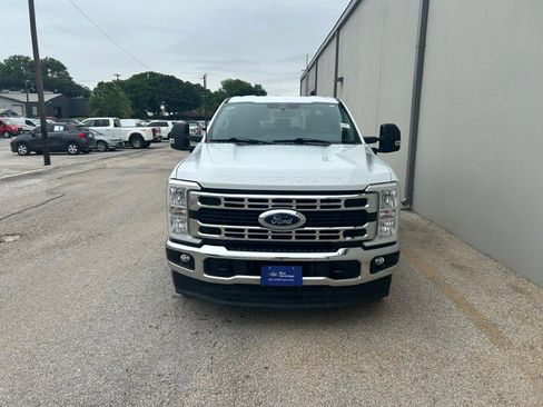 Used 2024 Ford F250 XLT AWD/4WD image 4