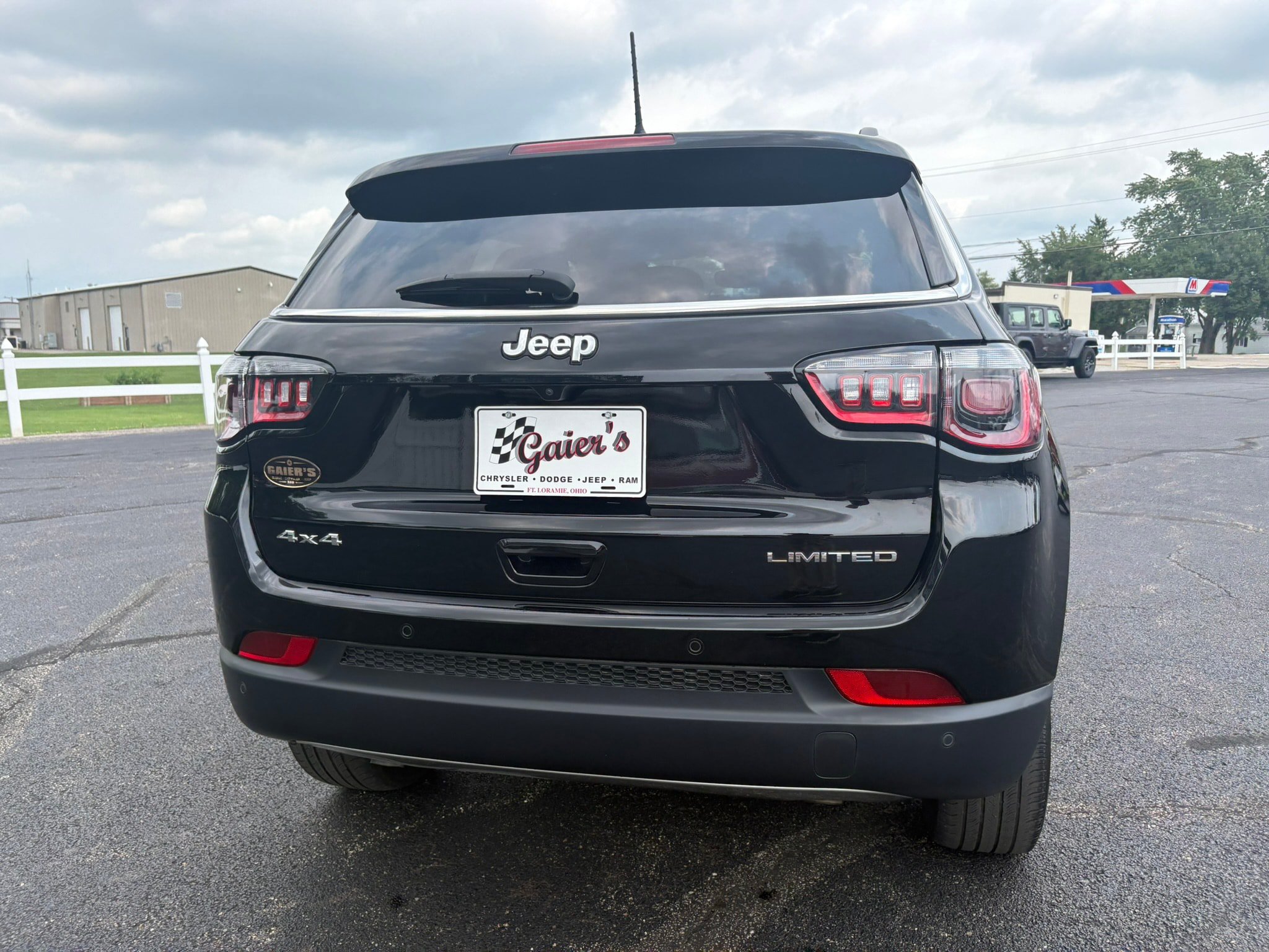 Used 2024 Jeep Compass Limited AWD/4WD image 12
