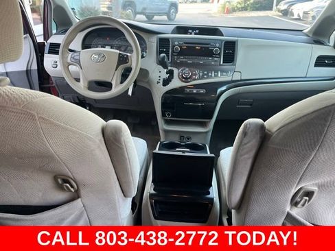 Used 2014 Toyota Sienna LE FWD image 13