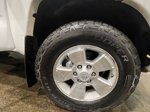 Used 2011 Toyota Tacoma 4x4 Double Cab w/ TRD Sport Pkg image 36