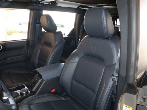 New 2026 Ford Bronco Badlands AWD/4WD image 32