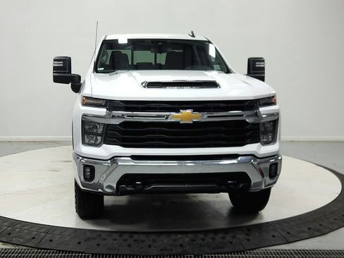 Used 2024 Chevrolet Silverado 3500 LT w/ Convenience Package AWD/4WD image 3