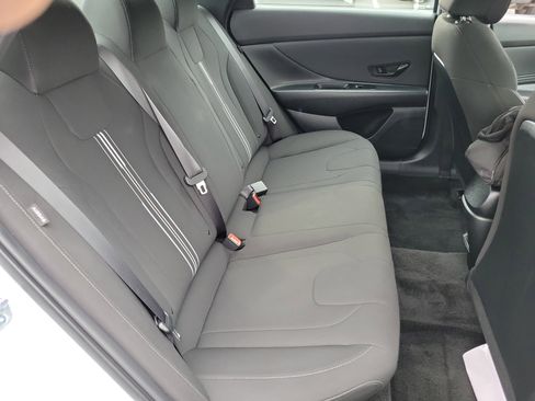 Certified 2025 Hyundai Elantra Sport image 21