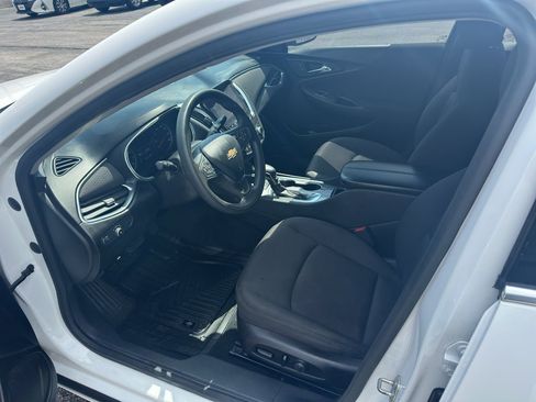 Used 2021 Chevrolet Malibu LT FWD image 5