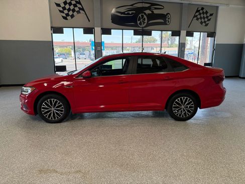 Used 2019 Volkswagen Jetta SEL image 4