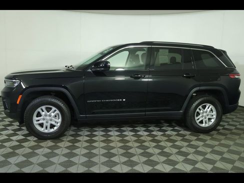 Used 2023 Jeep Grand Cherokee Laredo w/ Trailer Tow Prep Group (B) image 15