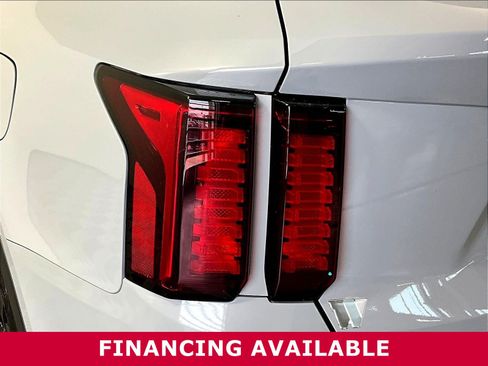 Used 2023 Kia Sorento S AWD/4WD image 19