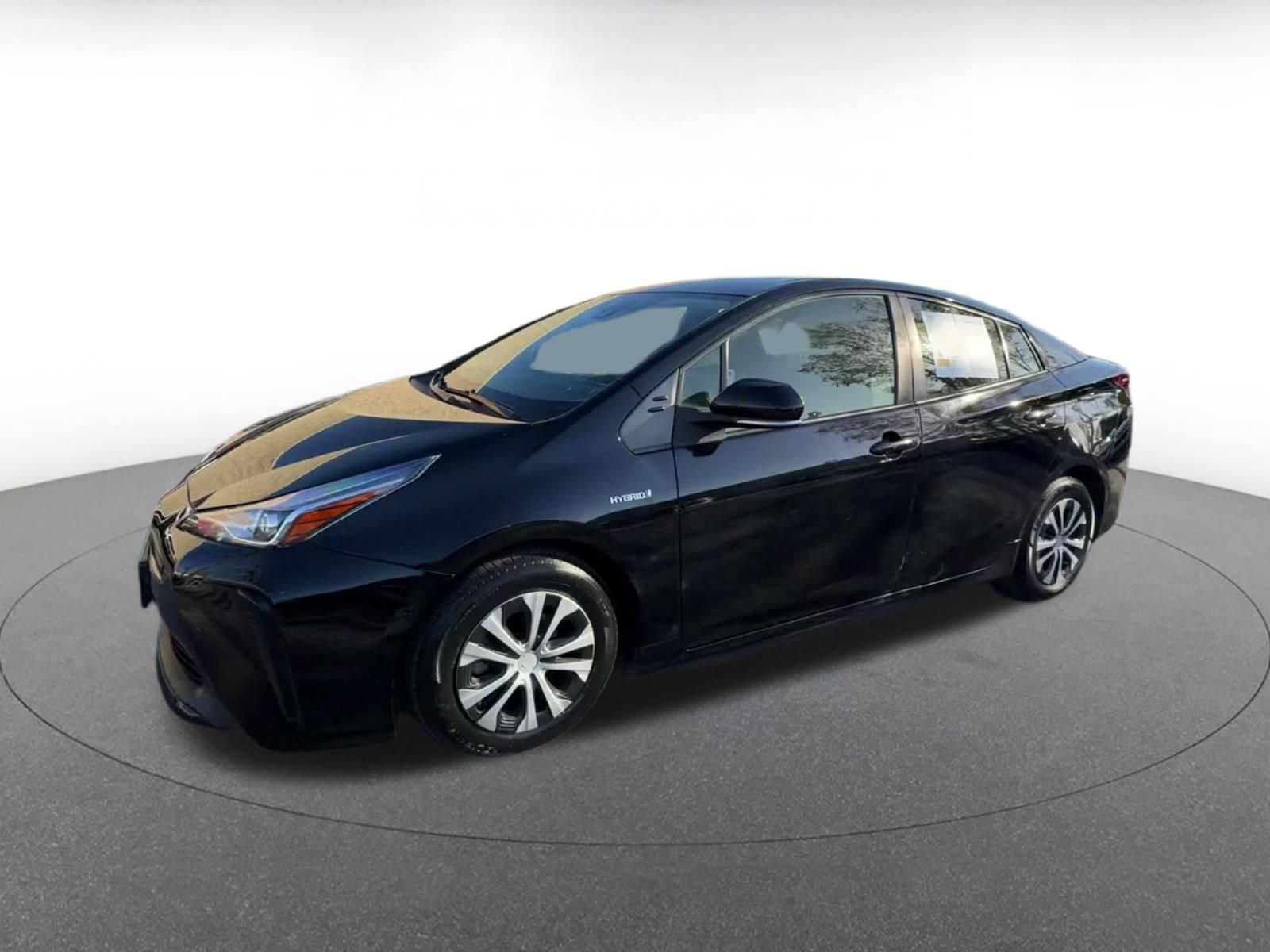 Used 2022 Toyota Prius LE FWD image 7