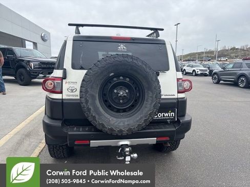 Used 2012 Toyota FJ Cruiser 4WD w/ Upgrade Pkg image 7