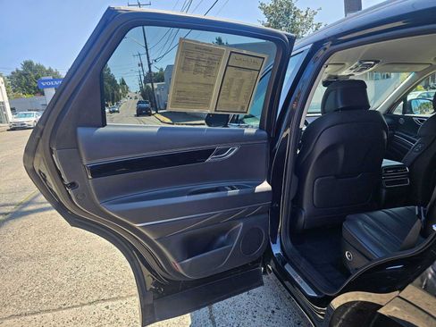 Used 2025 Genesis GV80 2.5T Standard AWD/4WD image 17