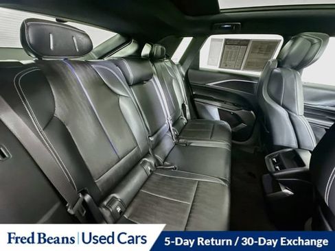 Used 2024 Cadillac Lyriq Luxury AWD/4WD image 33