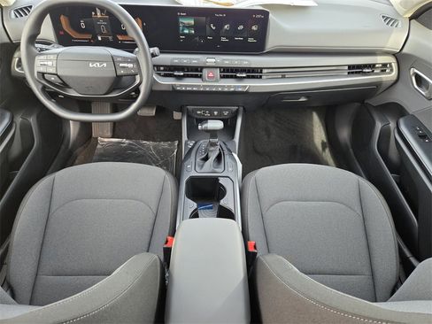 New 2025 Kia K4 LXS image 18