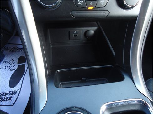 Used 2018 Ford Fusion SE FWD image 26