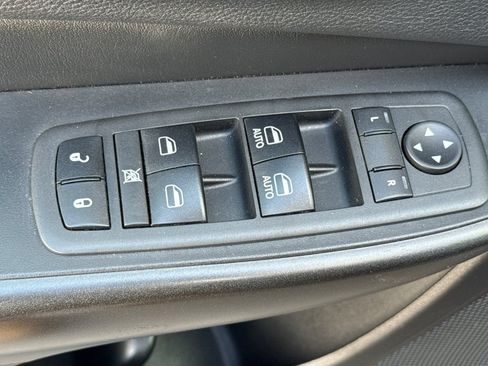 Used 2019 Jeep Cherokee Trailhawk w/ Comfort & Convenience Group AWD/4WD image 11
