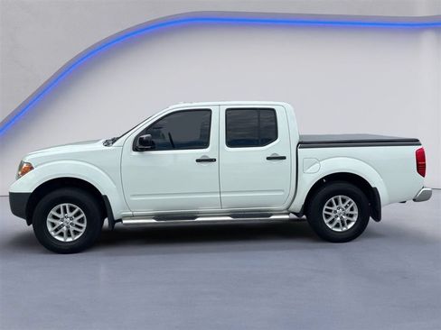 Used 2017 Nissan Frontier SV RWD image 3