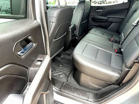 Used 2024 Chevrolet Colorado LT w/ LT Convenience Package III RWD image 19