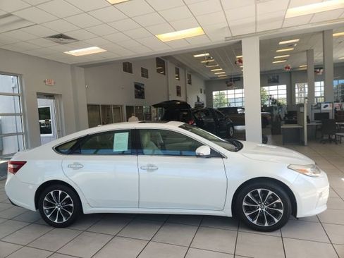 Used 2016 Toyota Avalon XLE Premium FWD image 10