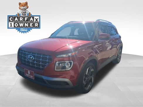 Used 2023 Hyundai Venue Limited image 3