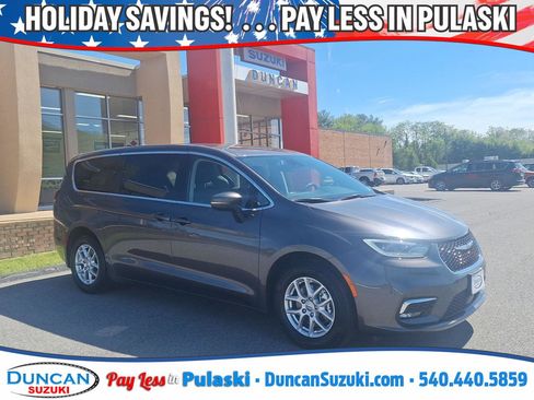 Used 2023 Chrysler Pacifica Touring-L FWD image 1