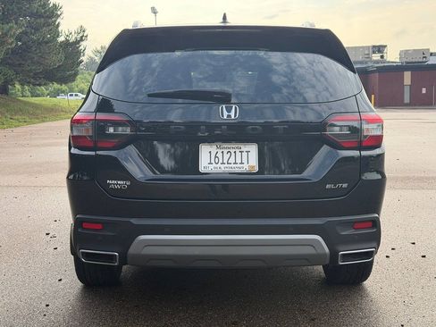 Used 2025 Honda Pilot Elite image 4