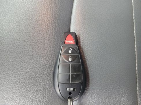 Used 2022 RAM 1500 Tradesman w/ Chrome Appearance Group image 32