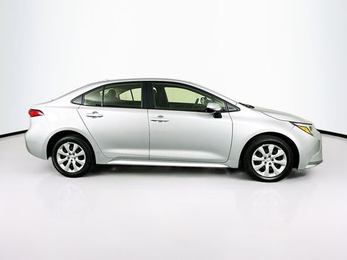 Used 2025 Toyota Corolla LE FWD image 10