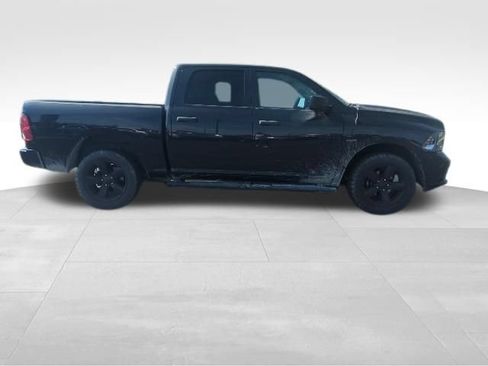 Used 2017 RAM 1500 Express w/ Black Ram 1500 Express Group AWD/4WD image 5