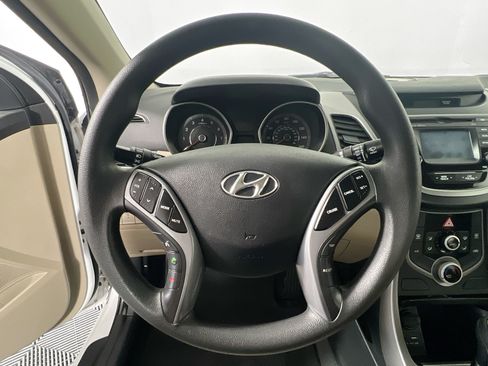 Used 2016 Hyundai Elantra SE w/ Option Group 02 FWD image 17